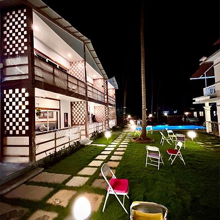 White Turtle Hotel Morjim Exteriér fotografie