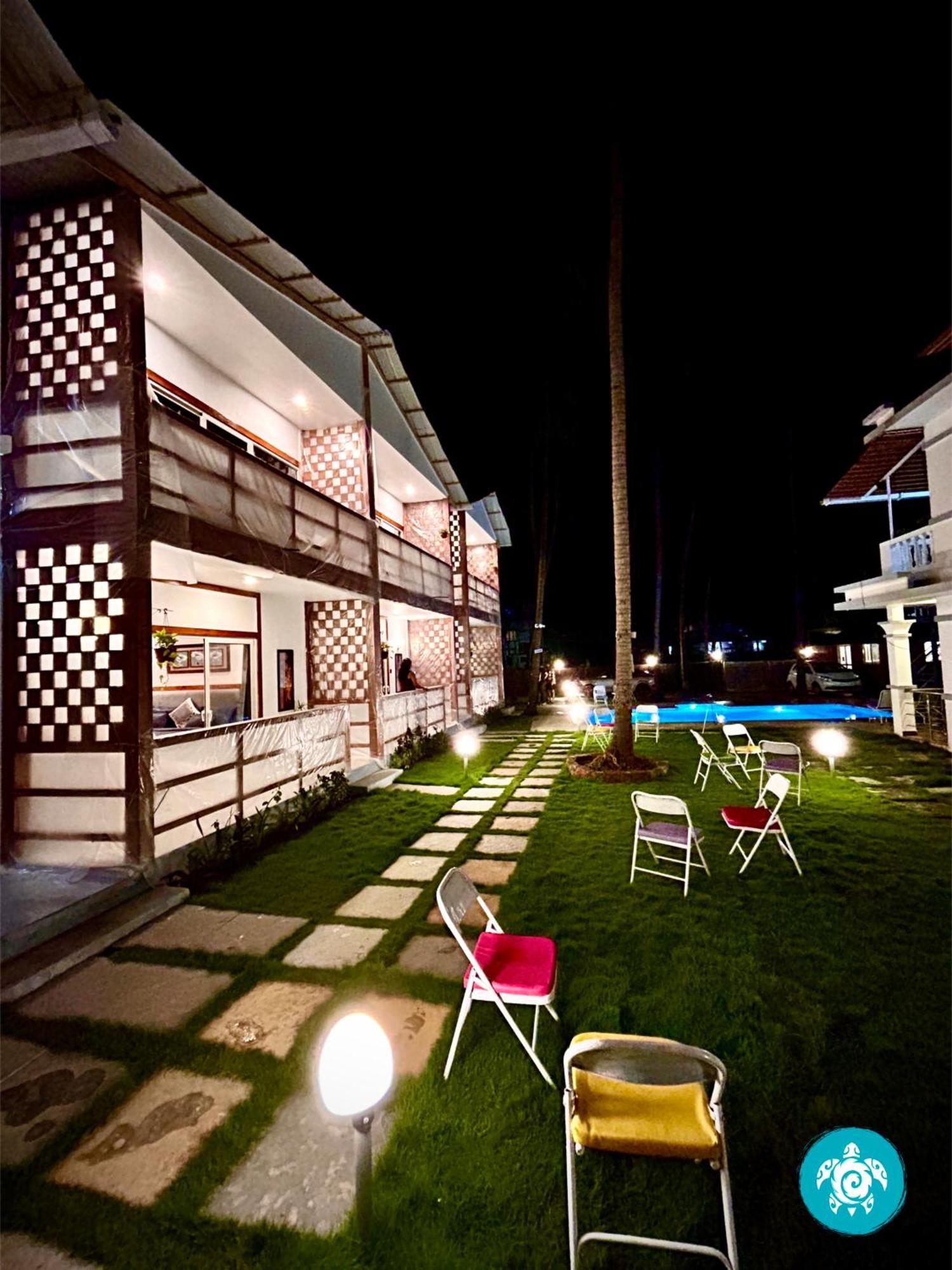 White Turtle Hotel Morjim Exteriér fotografie